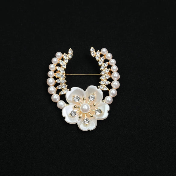 Alloy Flower Brooch Accessories Pearl Diamondencrusted Electroplated Vintage Style
