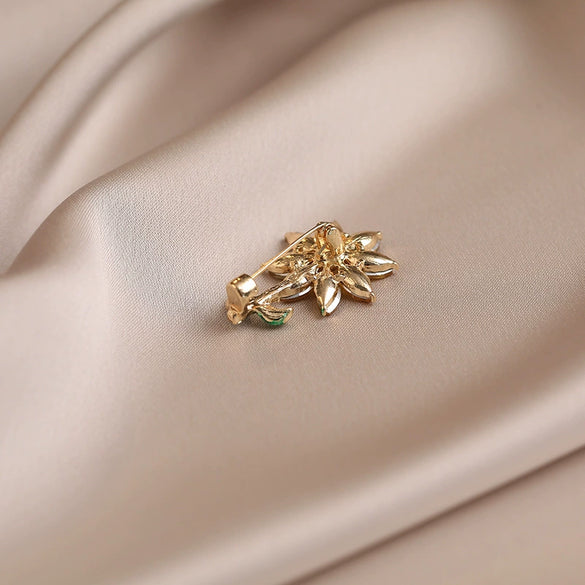 Alloy Flower Brooch Electroplated Minimalist Design