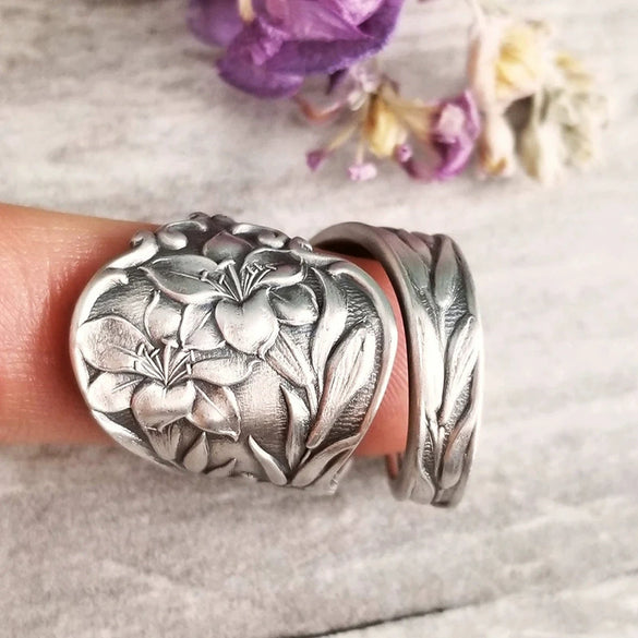 Alloy Flower Distressed Retro Women's Jewelry Ring