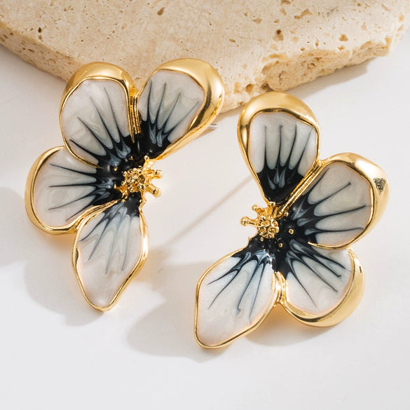 Alloy Flower Earrings Retro Baroque Style Electroplated For Women