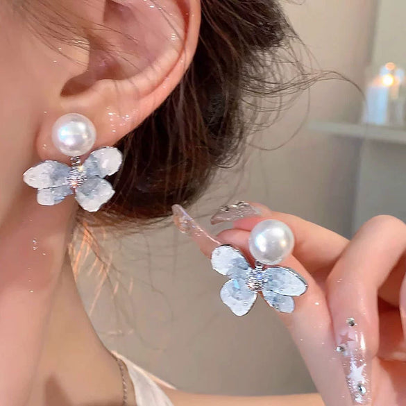 Alloy Flower Pattern Electroplated Women's Retro Style Earrings