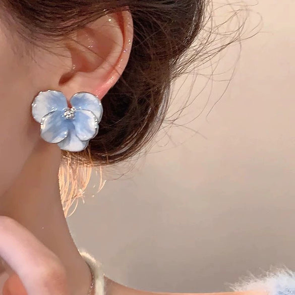 Alloy Flower Pattern Electroplated Women's Retro Style Earrings