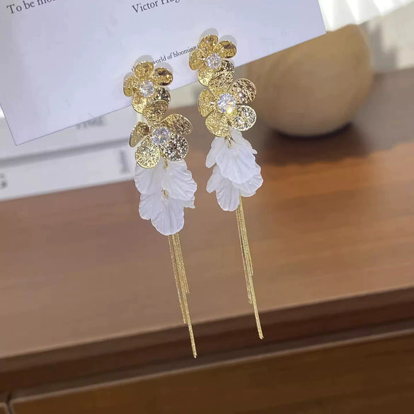 Alloy Flower Pattern Electroplating Exaggerated Women's Earrings