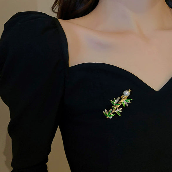 Alloy Flower Pattern Natural Style Women's Brooch With Electroplating Design