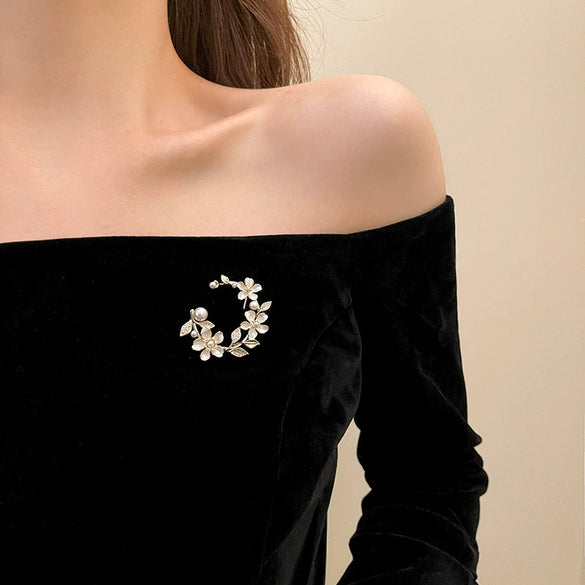 Alloy Flower Pearl Women's Brooch Electroplated Luxury Elegant Niche Design Suit Coat Accessories