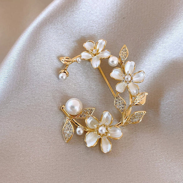 Alloy Flower Pearl Women's Brooch Electroplated Luxury Elegant Niche Design Suit Coat Accessories