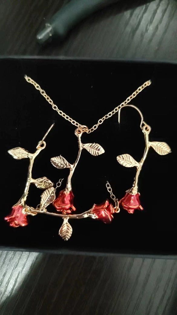 Alloy Flower Pendant Clavicle Necklace With Electroplating And Cross Chain Style For Ladies