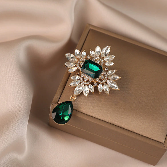 Alloy Flower Petal Retro Tassel Brooch For Women Electroplated Minimalist Design