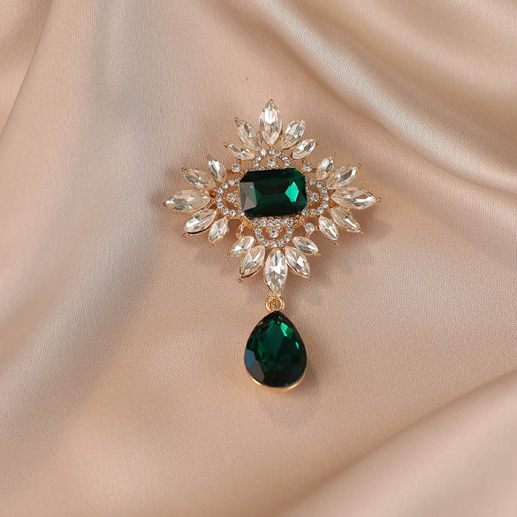 Alloy Flower Petal Retro Tassel Brooch For Women Electroplated Minimalist Design