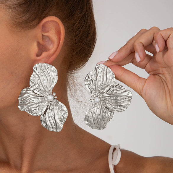 Alloy Flower Pleated Electroplated Women's Earrings