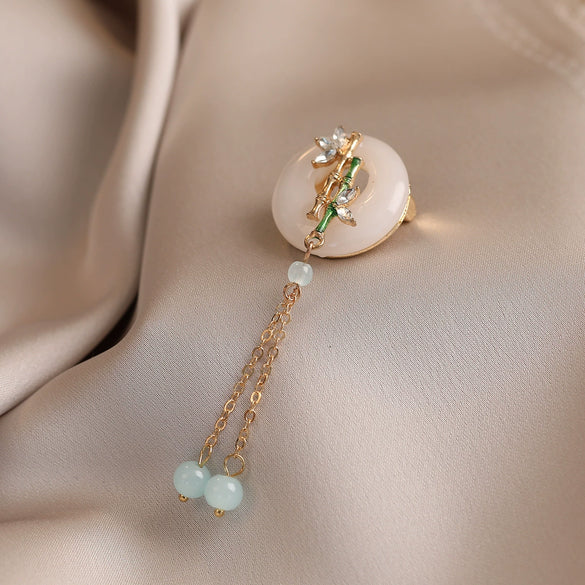 Alloy Flower Shaped Electroplated Retro Tassel Brooch For Women