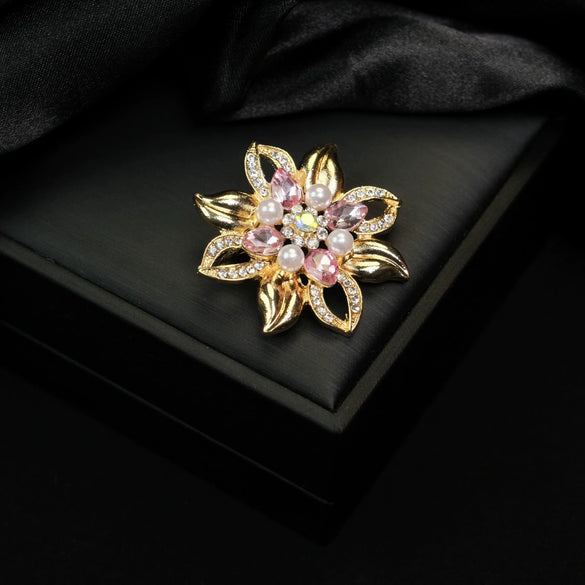Alloy Flower Shaped Pearl Inlaid Electroplated Brooch Clothing Accessories For Women And Unisex