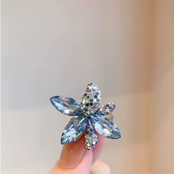 Alloy Flower Style Electroplated Maple Leaf Brooch For Women Fashion Accessories