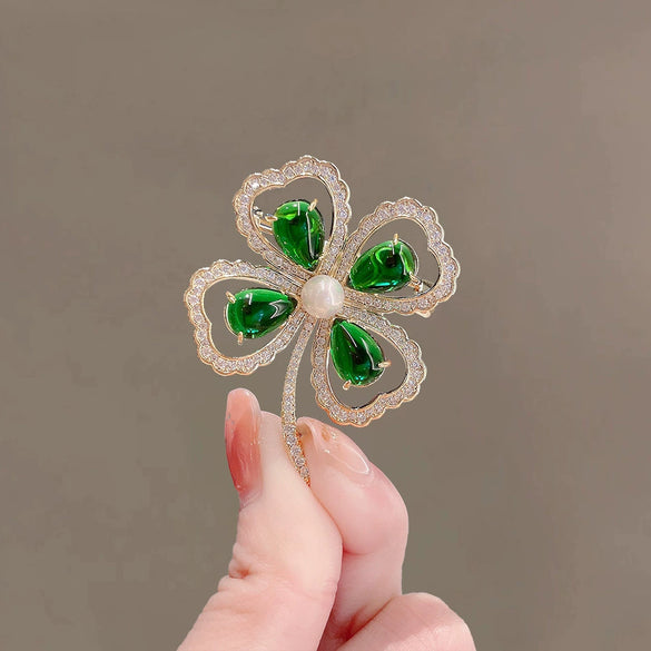 Alloy Fourleaf Clover Women's Electroplated Pin Brooch Accessories With Design Sense For Coat Decor