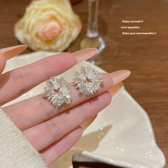 Alloy Fresh Flower Earrings With 925 Silver Needle Electroplating For Women