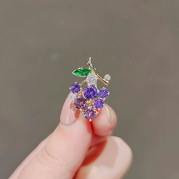 Alloy Fruit Shaped Electroplated Women's Fashion Brooch