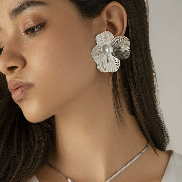 Alloy Geometric And Flower Patterned Electroplated Threedimensional Ginkgo Leaf Women's Earrings