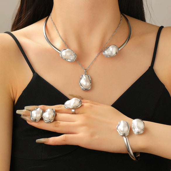 Alloy Geometric Baroque Pearl Collar Choker Necklace With Electroplating For Women