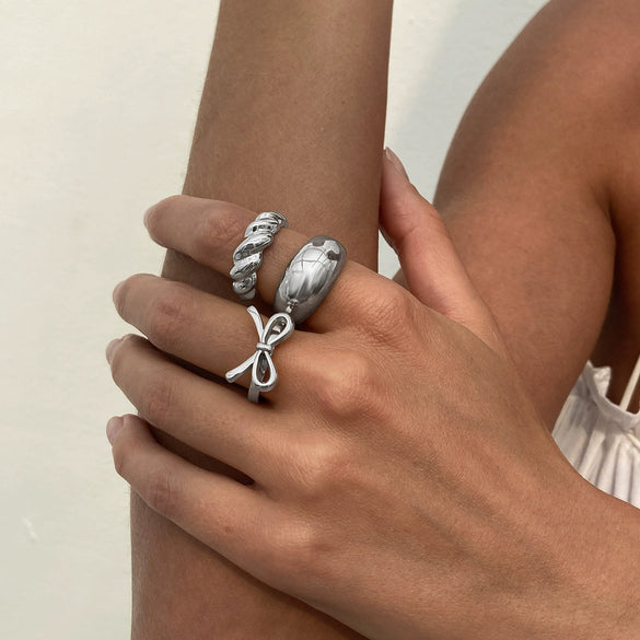 Alloy Geometric Bow Opening Finger Ring For Women With Electroplating Design