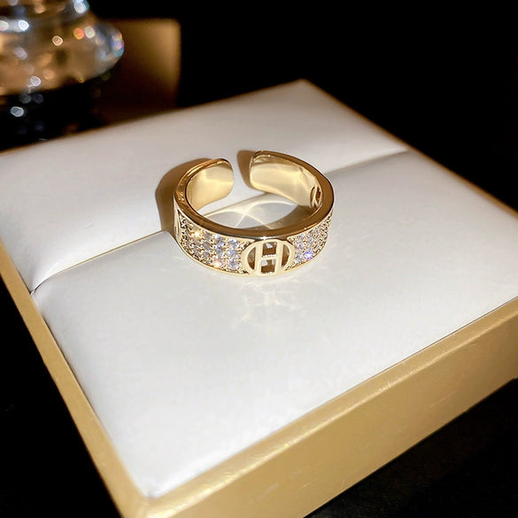 Alloy Geometric Cartoon Pearl Ring And Bracelet For Women With Electroplating Design