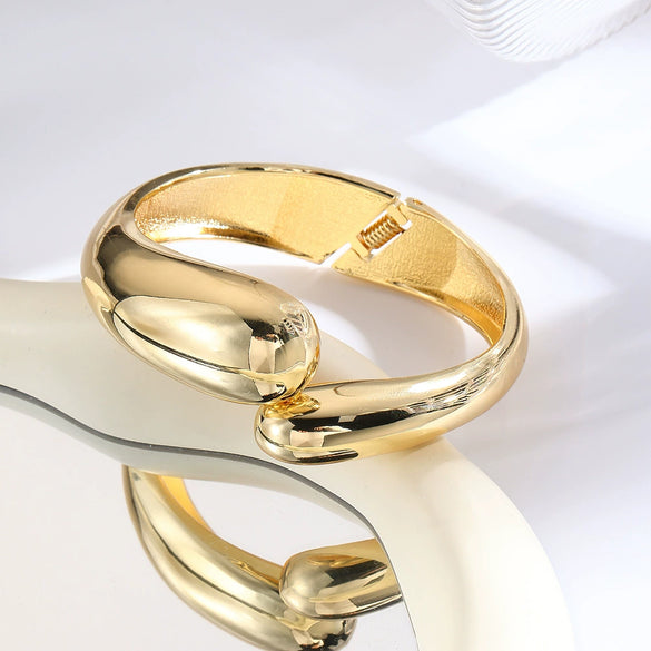 Alloy Geometric Electroplating Water Drop Glossy Asymmetric Spring Opening Unisex Bracelet