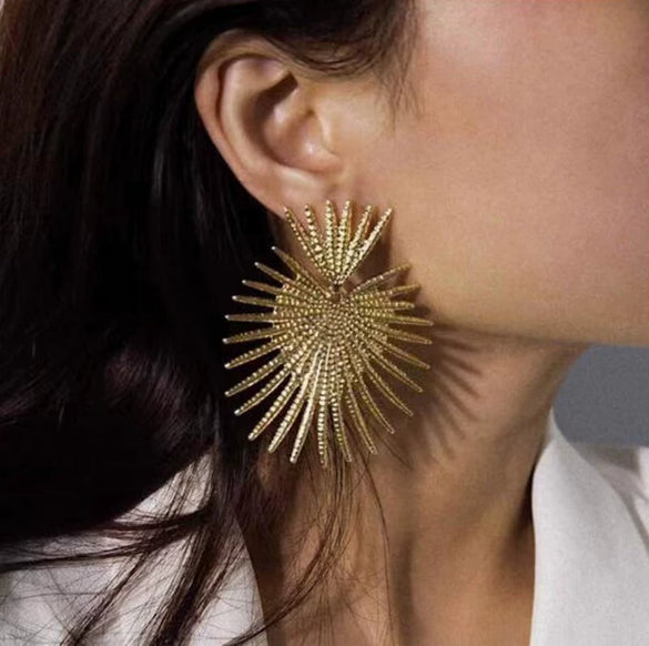 Alloy Geometric Fan Shaped Exaggerated Tassel And Heart Shaped Electroplated Women's Earrings