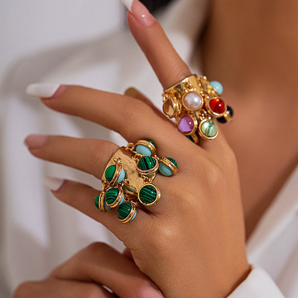 Alloy Geometric Inlaid Retro Palace Style Ladies Ring With Electroplating Treatment