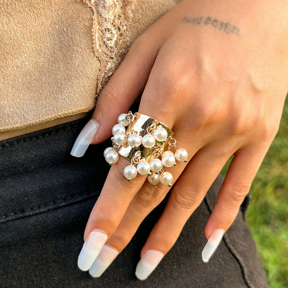 Alloy Geometric Inlaid Retro Palace Style Ladies Ring With Electroplating Treatment