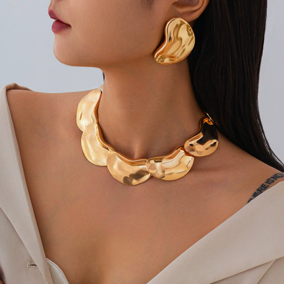 Alloy Geometric Irregular Collarbone Necklace For Women With Electroplating Treatment