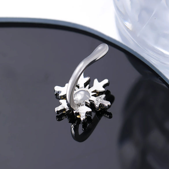 Alloy Geometric Snowflake Hollow Rhinestone Diamond Earrings For Women