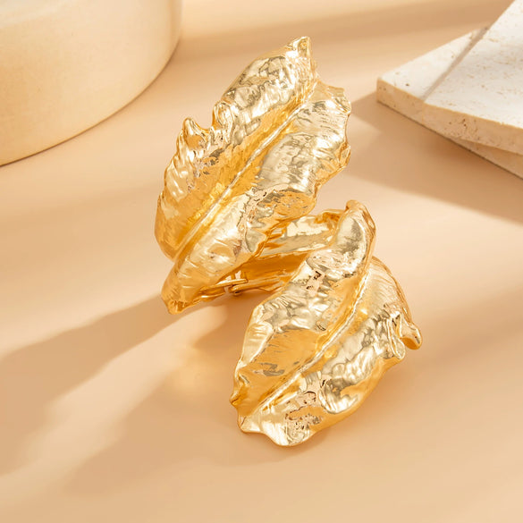 Alloy Geometric Winding Leaf Open Spring Bracelet Electroplated
