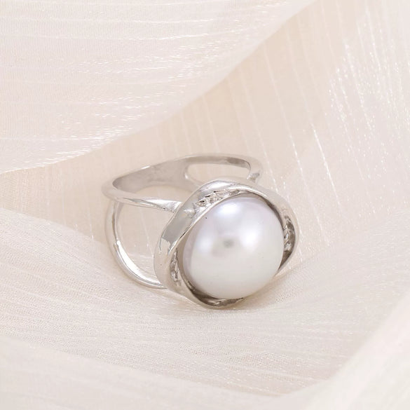 Alloy Geometric Women's Pearl Brooch And Silk Scarf Buckle Electroplated Accessories