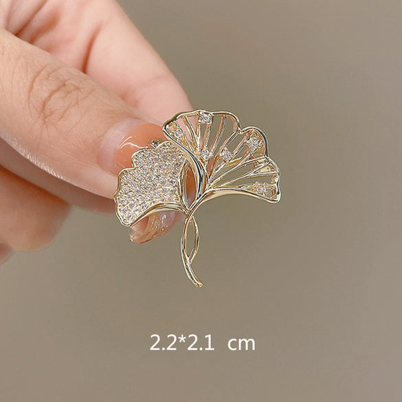 Alloy Ginkgo Leaf Brooch Electroplated Women's Natural Style Shirt Suit Accessory Pin