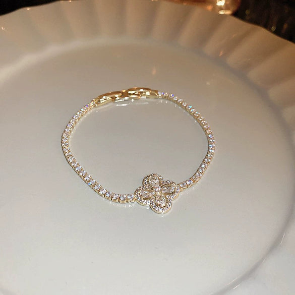 Alloy Gold Electroplated Butterfly Pearl Women's Bracelet With Animal Pattern
