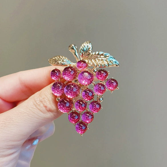 Alloy Grape Brooch For Women Electroplated Fruit Style Luxury Accessory