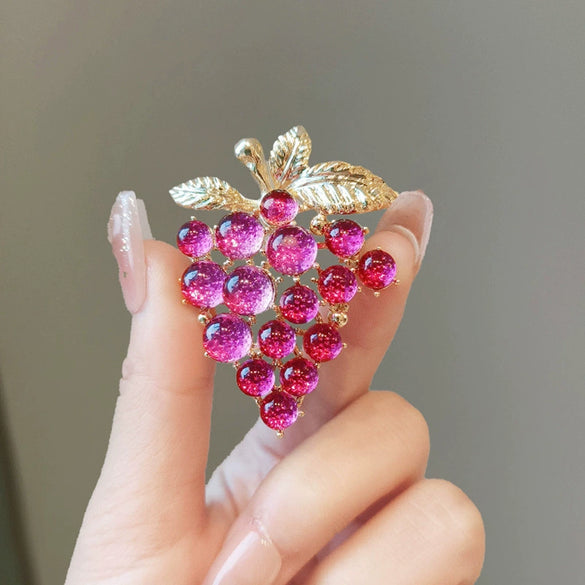 Alloy Grape Brooch For Women Electroplated Fruit Style Luxury Accessory