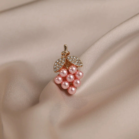 Alloy Grape Shape Minimalist Women's Electroplated Decorative Brooch