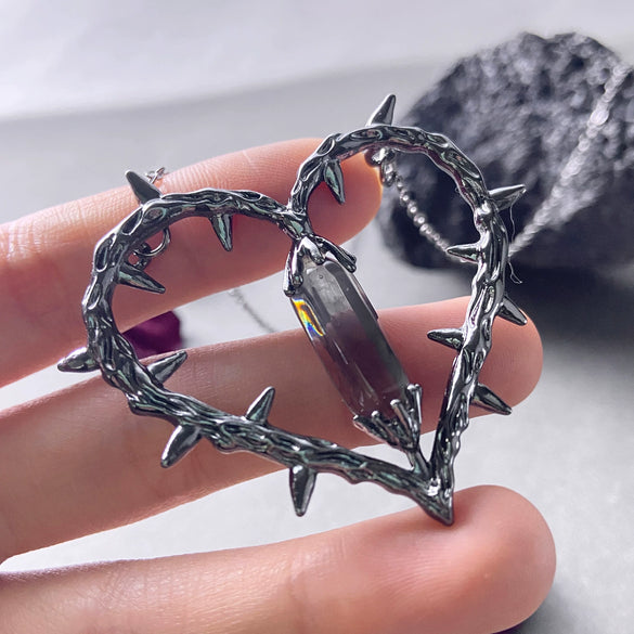 Alloy Heart Shape Pendant Crystal Clavicle Chain With Electroplating For Men And Women Retro Dark Anime Witch Thorn Style