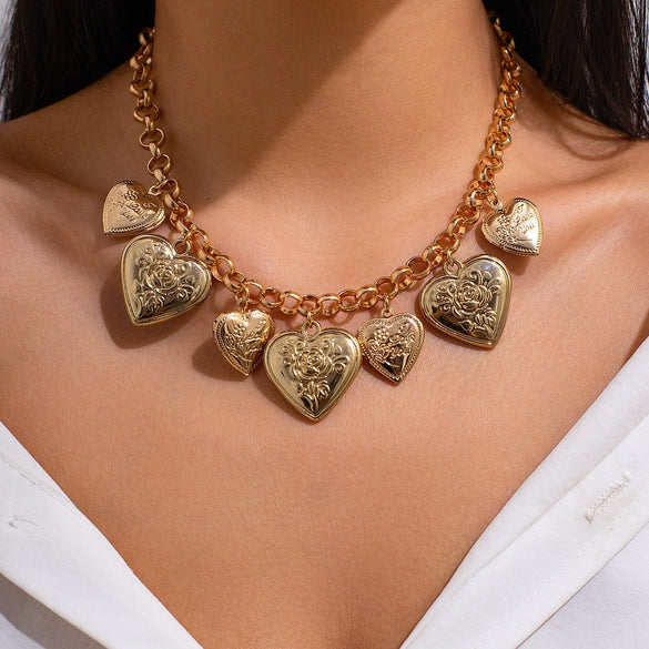 Alloy Heartshaped Pendant Clavicle Chain Necklace With Exaggerated Style And Electroplating Treatment