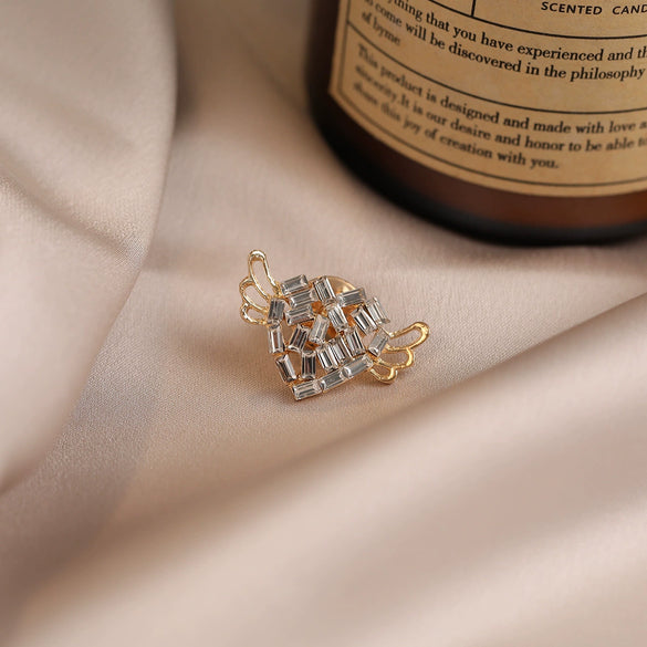 Alloy Heartshaped Wing Brooch For Women With Electroplating Minimalist Style