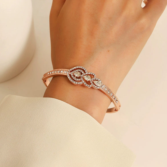 Alloy Hollow Love Geometric Electroplated Bracelet Fashion Temperament Watch Accessories