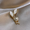 Alloy Leaf Pearl Women's Brooch Electroplating Design Natural Style For Autumn And Winter Coat Accessories