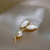 Alloy Leaf Pearl Women's Brooch Electroplating Design Natural Style For Autumn And Winter Coat Accessories