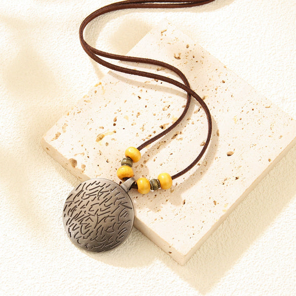 Alloy Leather Jewelry Retro Geometric Round Pendant Necklace With Cowhide Rope And Electroplating Design