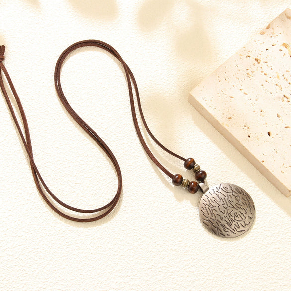 Alloy Leather Jewelry Retro Geometric Round Pendant Necklace With Cowhide Rope And Electroplating Design