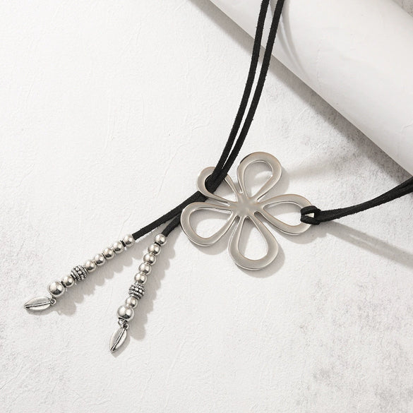 Alloy Leather Rope Fashion Clavicle Chain With Hollow Flower Design And Electroplating Treatment For Women