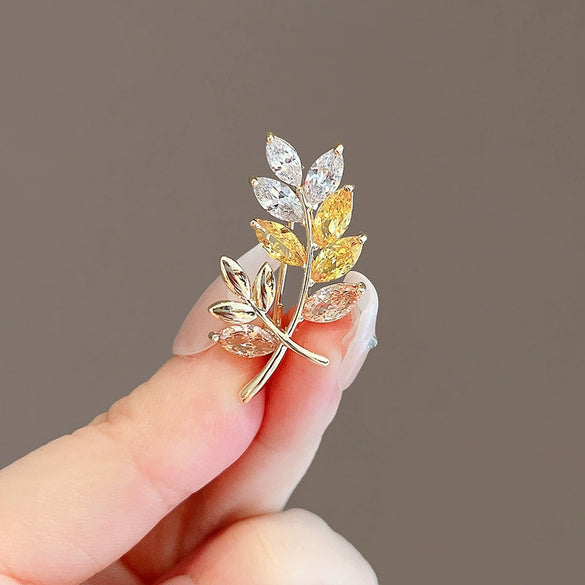 Alloy Leaves Rice Flower Brooch For Women With Electroplating Process And Antislip Buckle