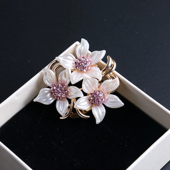 Alloy Lily Flower Brooch Electroplated Women's Clothing Accessory