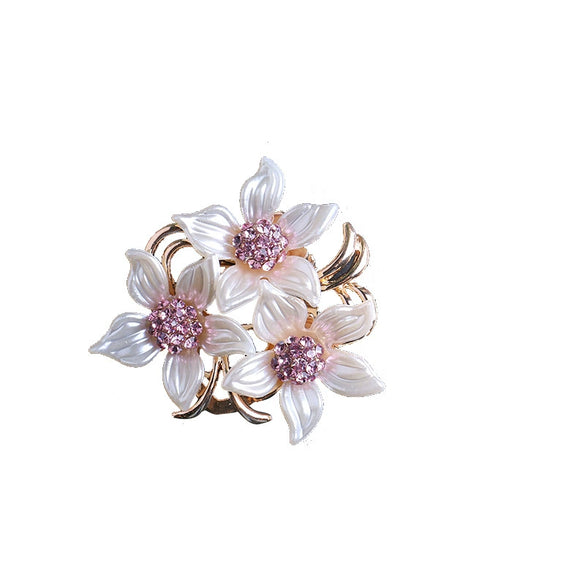 Alloy Lily Flower Brooch Electroplated Women's Clothing Accessory