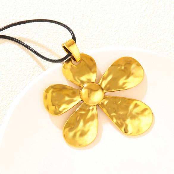 Alloy Liquid Flower Necklace Electroplated Simple Metal Style